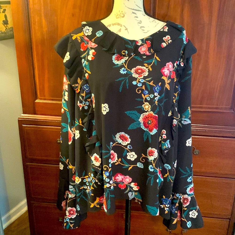 Giddy Up Glamour Boutique Floral Blouse